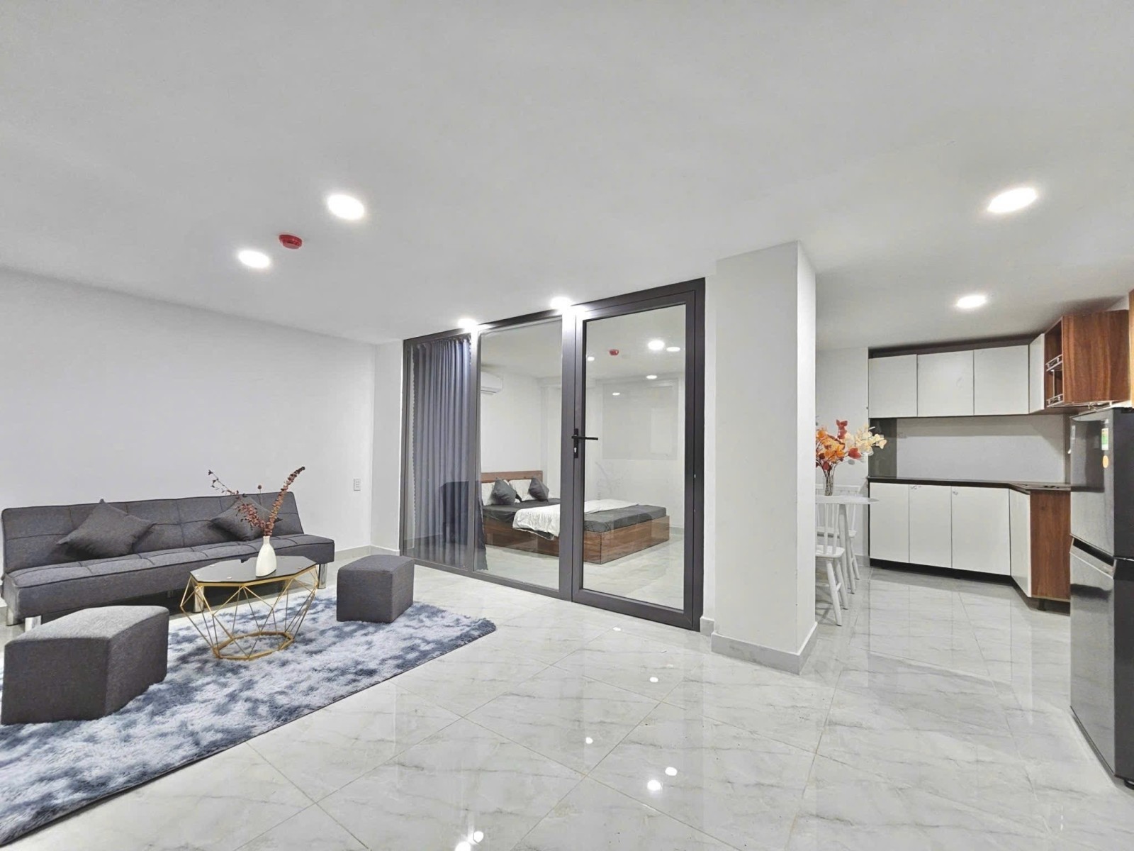 TOÀ CHDV CAO CẤP 218m2 43 CĂN - DÒNG TIỀN 300TR/THÁNG - TRUNG TÂM BÌNH THẠNH 3