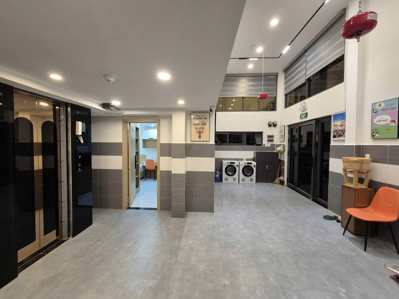 CHDV HẠNG SANG 2 MẶT TIỀN TÔN THẤT TÙNG Q1 - DÒNG TIỀN 1.2 TỶ/NĂM 14