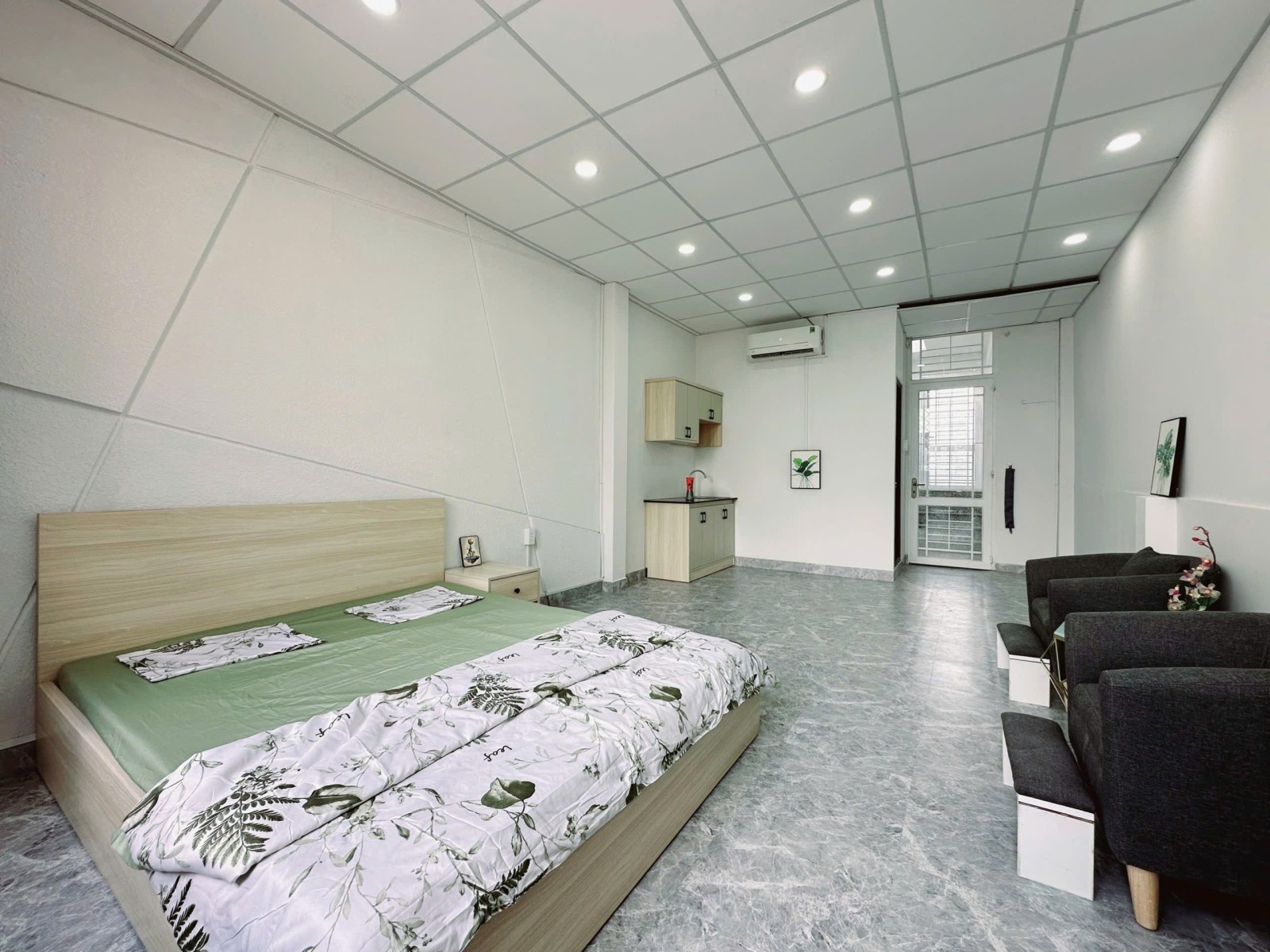 NHÀ MẶT TIỀN - OTO VÀO NHÀ - 137m2 5 TẦNG - HĐ THUÊ 35TR/THÁNG - 27 TỶ 2