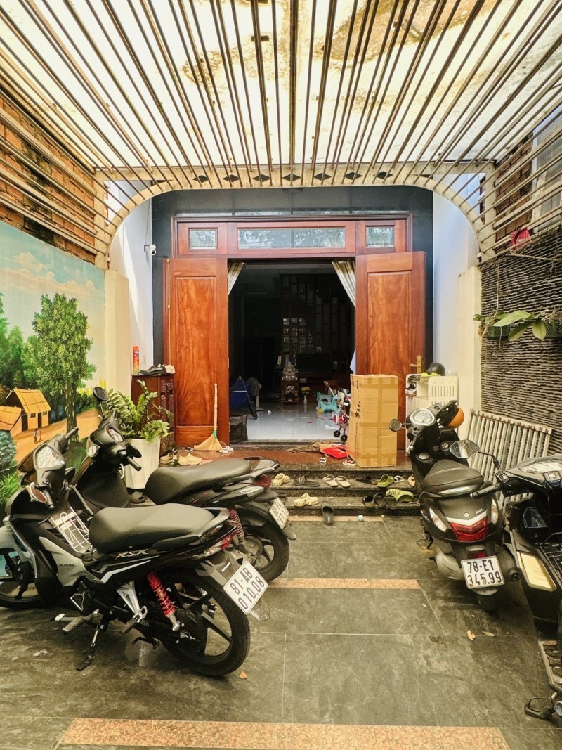 Bán nhà mặt phố 4 tầng, đường số 27, Hiệp Bình Chánh, Thủ Đức, 4x26m, 104m2, 4 PN. Giá 12.6 tỷ. 2