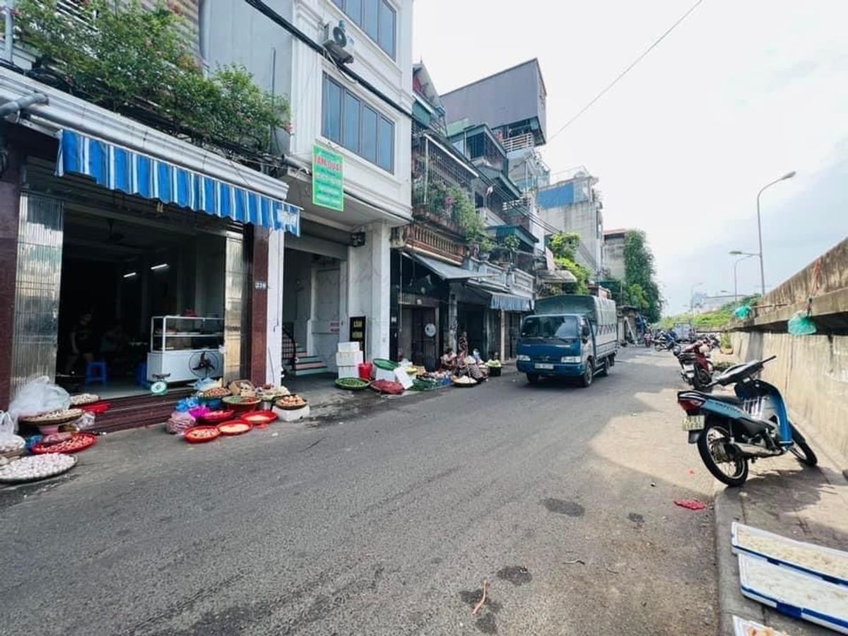 NHÀ MẶT PHỐ HỒNG HÀ HOÀN KIẾM-MẶT CHỢ LONG BIÊN-52M-KINH DOANH SẦM UẤT-CHO THUÊ