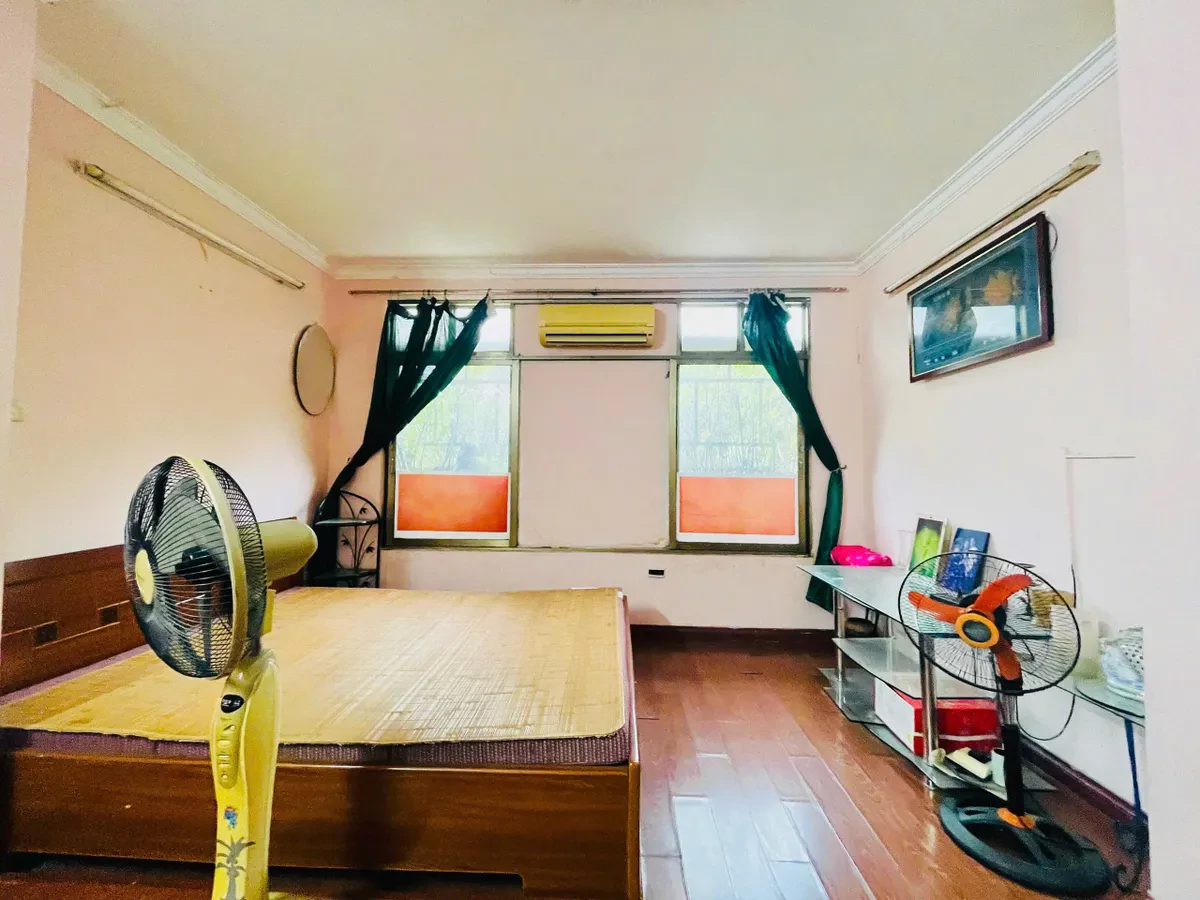 Bán Nhà Đặng Tiến Đông 27m2. 4 tầng. mặt tiền 4m. giá 20 tỷ Đống Đa Hà Nội 5