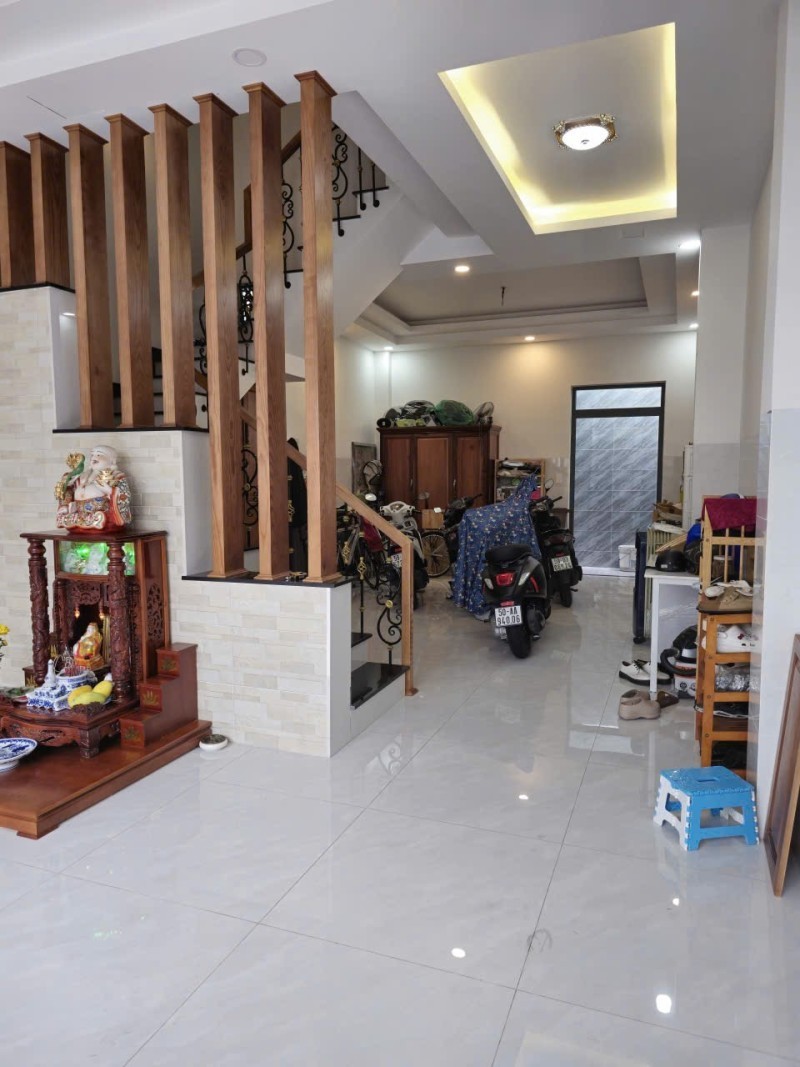 Bán nhà mặt tiền Nguyễn Quý Anh-ngang 4.5m-4PN-nhà mới-nở hậu-kinh doanh tấp nập