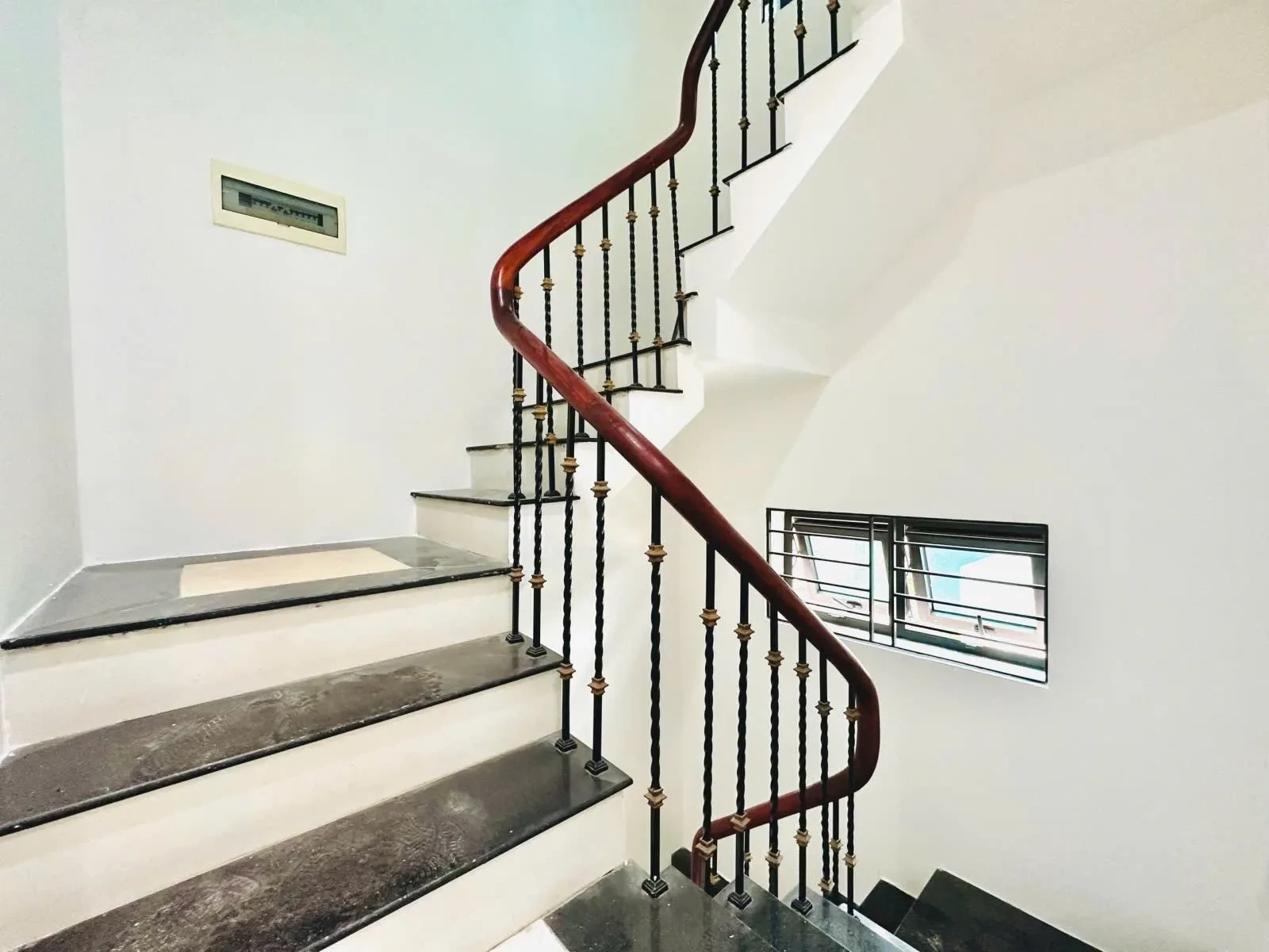 Bán Nhà  Lương Định Của 61m2.  8 tầng. mặt tiền 6.9m. giá 24.5 tỷ Đống Đa Hà Nội 4