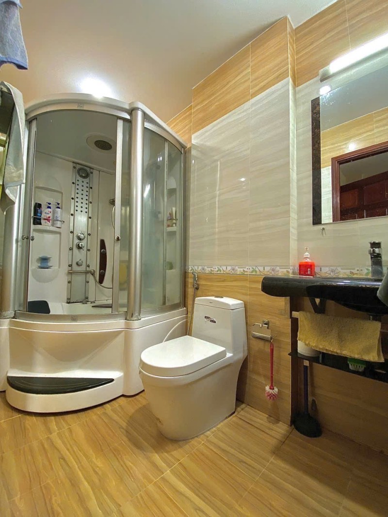 Bán nhà mặt tiền Tô Hiệu-ngang 4m-nhà mới+nội thất xịn-kinh doanh sầm uất 4