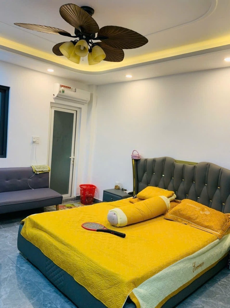 Bán nhà Phường Tam Phú, Thủ Đức, TP HCM. DT 130m2, 3 tầng, 4PN, SH, giá 7.8 tỷ. LH: 0933125879 5