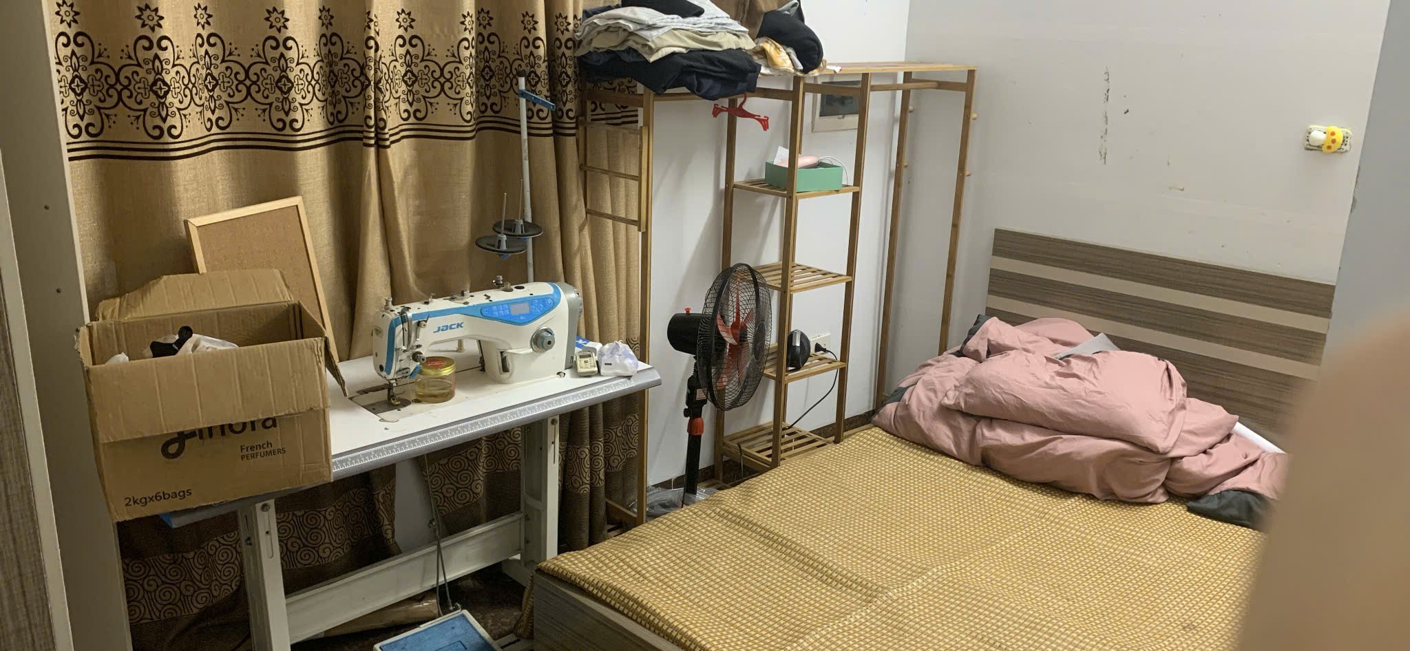 Cho thuê Căn hộ dịch vụ Tầng1 1N,1K tại Số 98ngõ 116 Phan Kế Bính, Cống Vị, Ba Đình. Chỉ 6tr 3