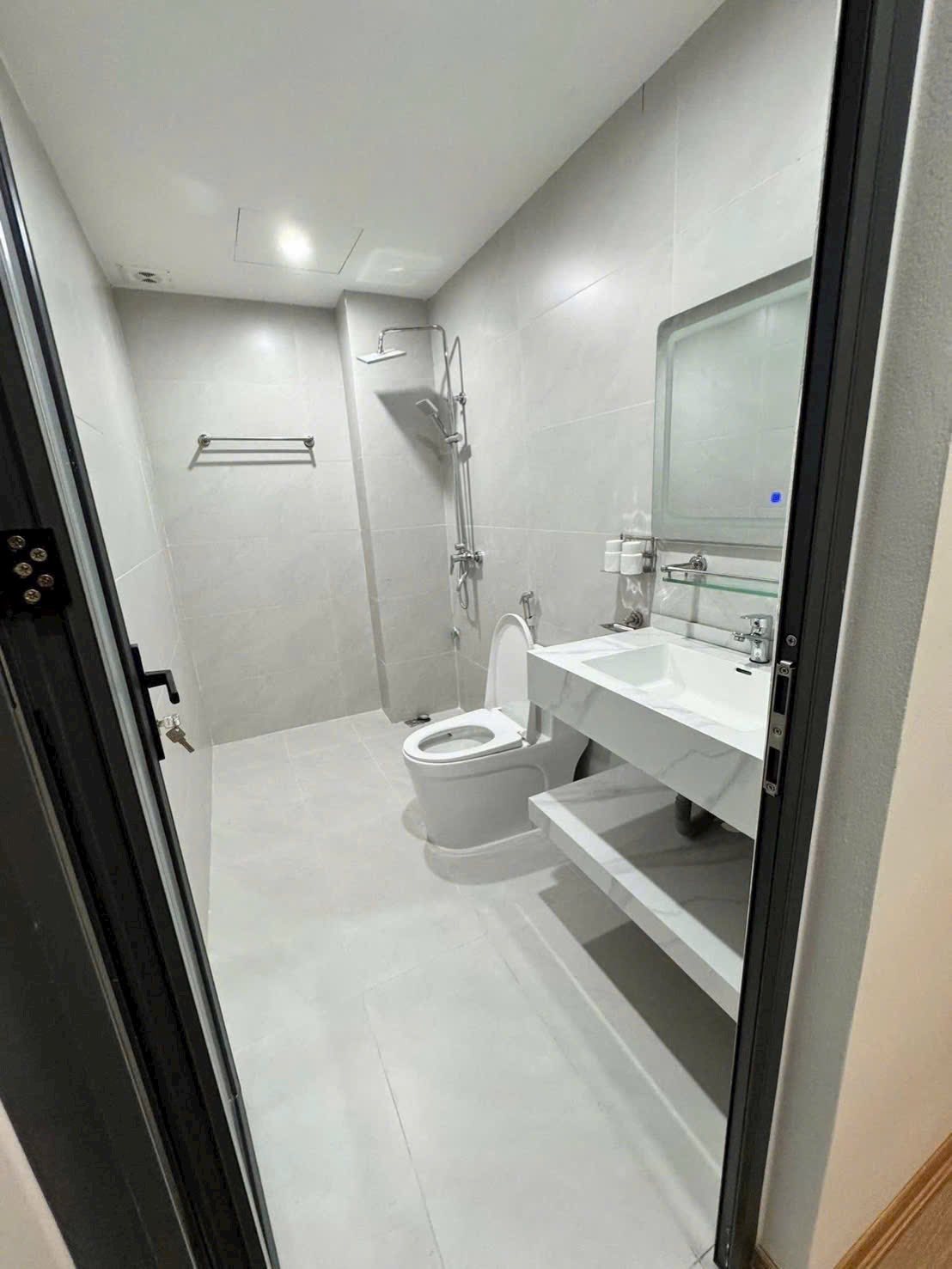 Bán căn nhà 4 tầng ngõ đường Ngô Quyền, ph Lê Thanh Nghị, TP HD, 52.5m2, mt 4.2m, 3 ngủ 3