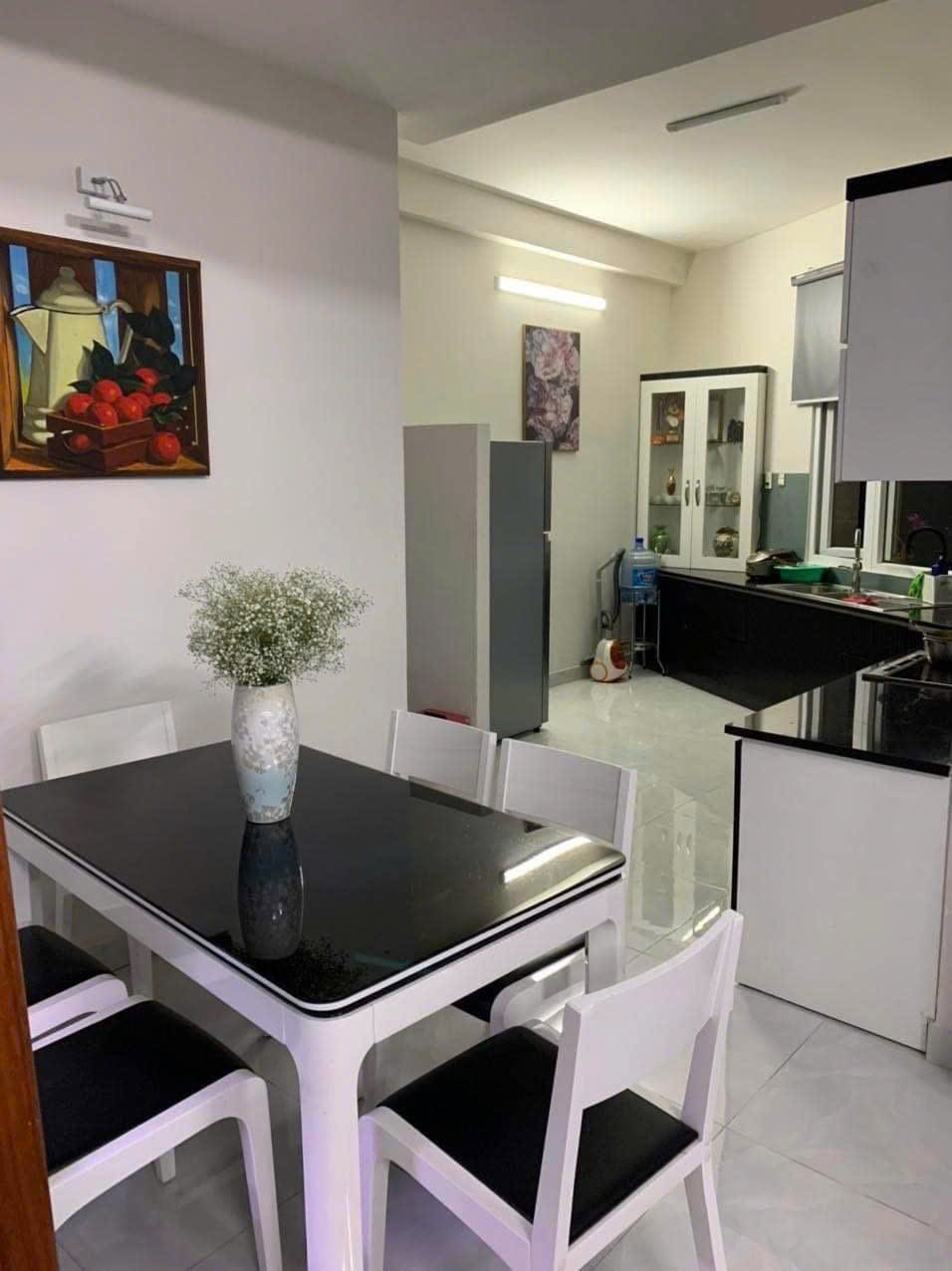 Bán Gấp Căn Biệt Thự Trung Tâm Đà Lạt Đường 3 Tháng 4 – Giá 15 Tỷ 2