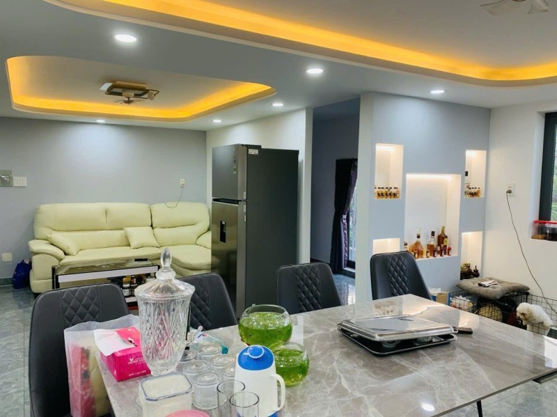 Bán nhà Phường Tam Phú, Thủ Đức, TP HCM. DT 130m2, 3 tầng, 4PN, SH, giá 7.8 tỷ. LH: 0933125879 3