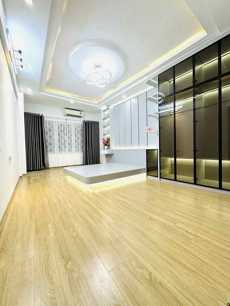 bán nhà Nguyễn Văn Cừ, gara ôtô, ngõ thông, kinh doanh 3