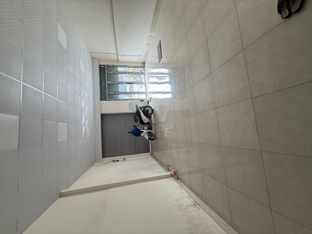 Cần bán Nhà mặt tiền đường Tam Trinh, Phường Yên Sở, Diện tích 135m², Giá 57 Tỷ 2