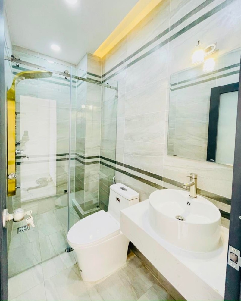 Bán nhà đường 49 Hiệp Bình Chánh, Thủ Đức. 5x19m, 5 tầng, 4PN, SH. Giá 10.6 tỷ. 5