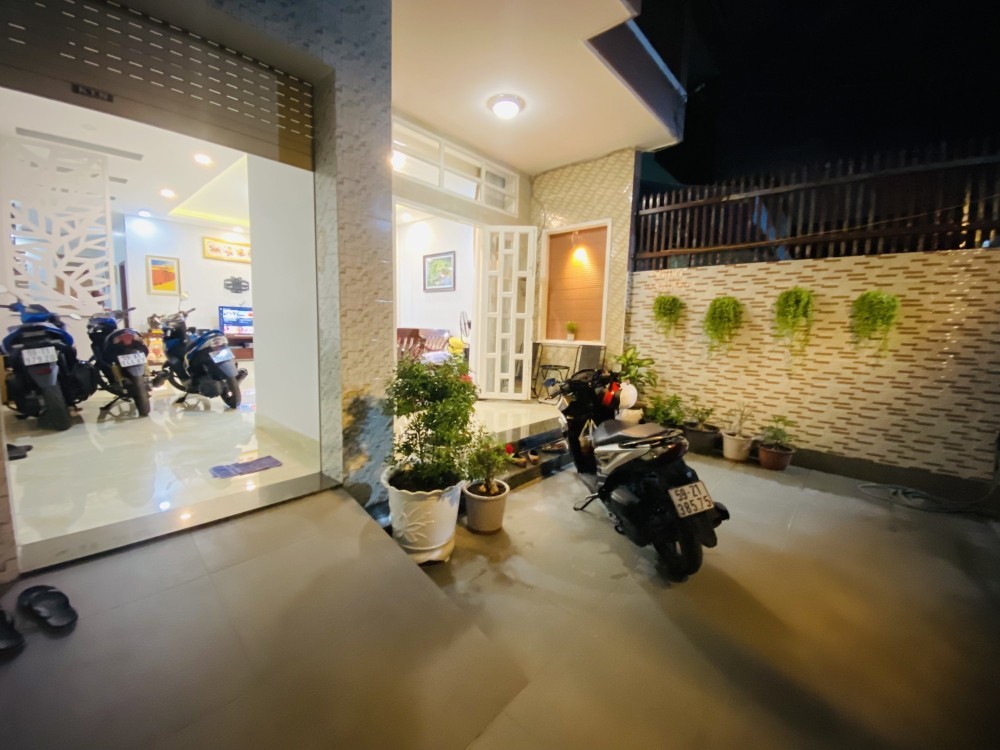 Bán nhà 2 tầng, 3PN, HXH đường Số 4, Trường Thọ, Thủ Đức. DT 160m2, SHR, giá 9,05 tỷ. 5