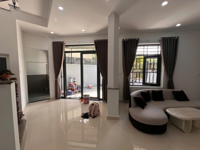 Bán nhà  đường Số 11, Q.9, Tăng Nhơn Phú B. DT 110m2, 2 tầng, 3PN. Sổ hồng, giá 7.35  tỷ. 2
