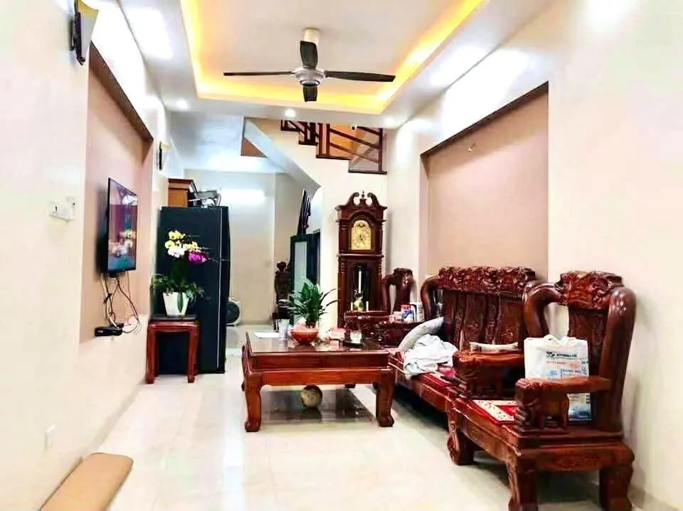 Bán Nhà Khương Thượng 39/43m2. 5 tầng. mặt tiền 3.4. giá 12 Tỷ Đống Đa Hà Nội 2