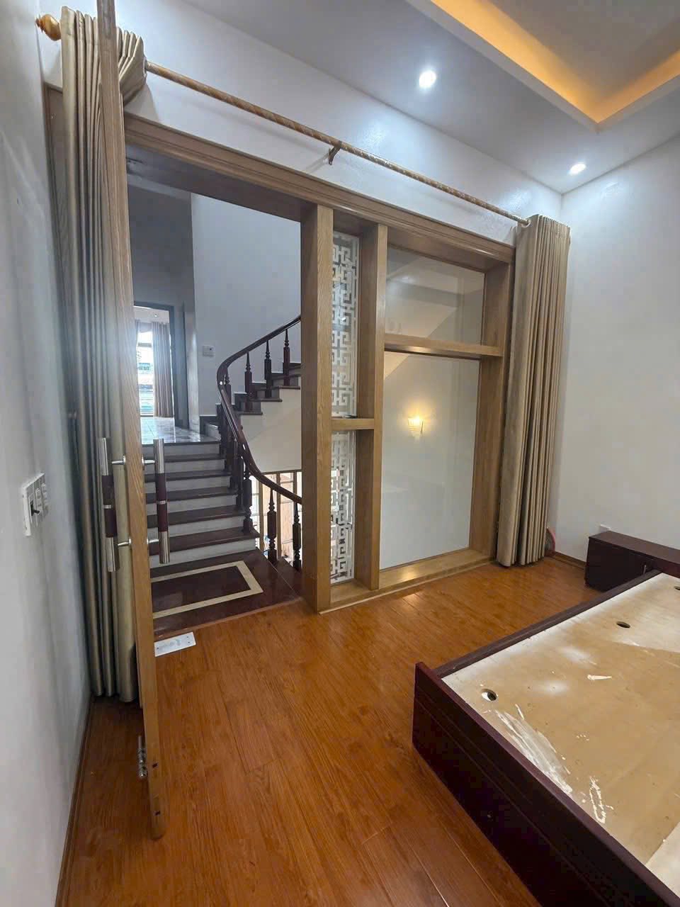 Bán căn nhà 3 tầng ngõ thông oto khu Tân Kim, TP Hải Dương, 69.2m2, mt 4m, 3 ngủ, 4.25 tỷ 5