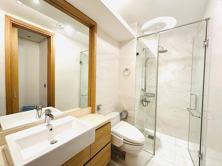 Cho thuê căn hộ 3PN rộng 160m2 tại Tô Ngọc Vân, Tây Hồ, đầy đủ nội thất hiện đại, cao cấp 11