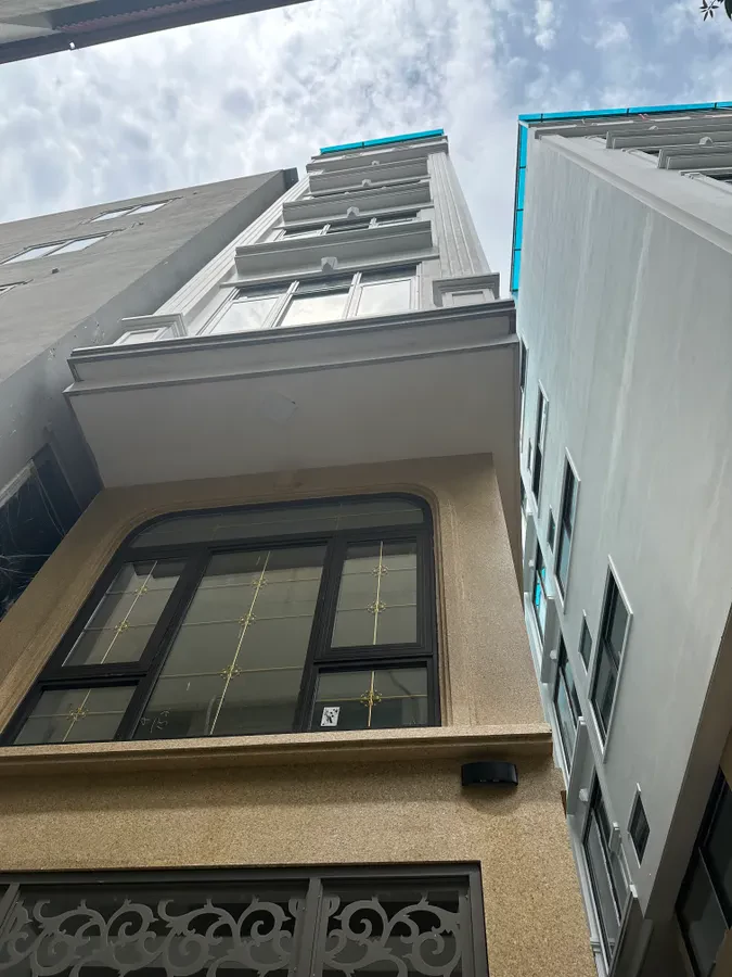 NHÀ MỚI 6 TẦNG THANG MÁY Thạch Bàn 33 m2   9 tỷ Long Biên Hà Nội .