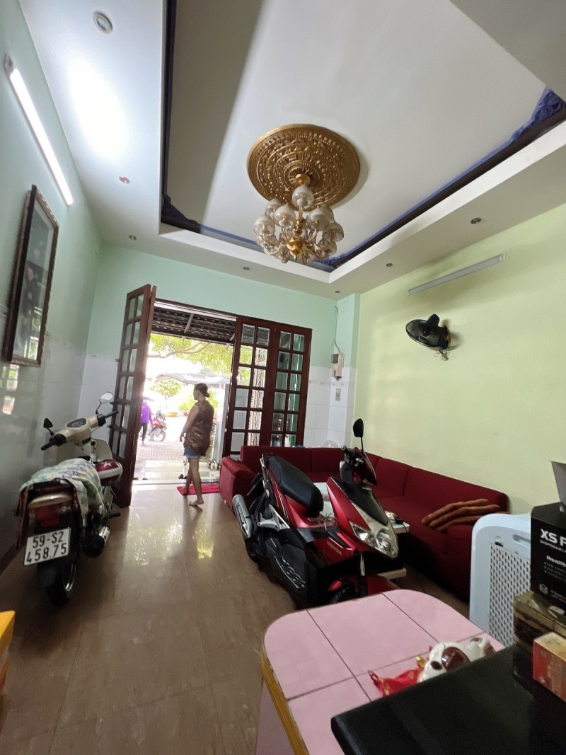 Bán nhà mặt tiền Trịnh ĐÌnh Trọng-ngang 4m-4PN-sổ vuông-cạnh công viên 2