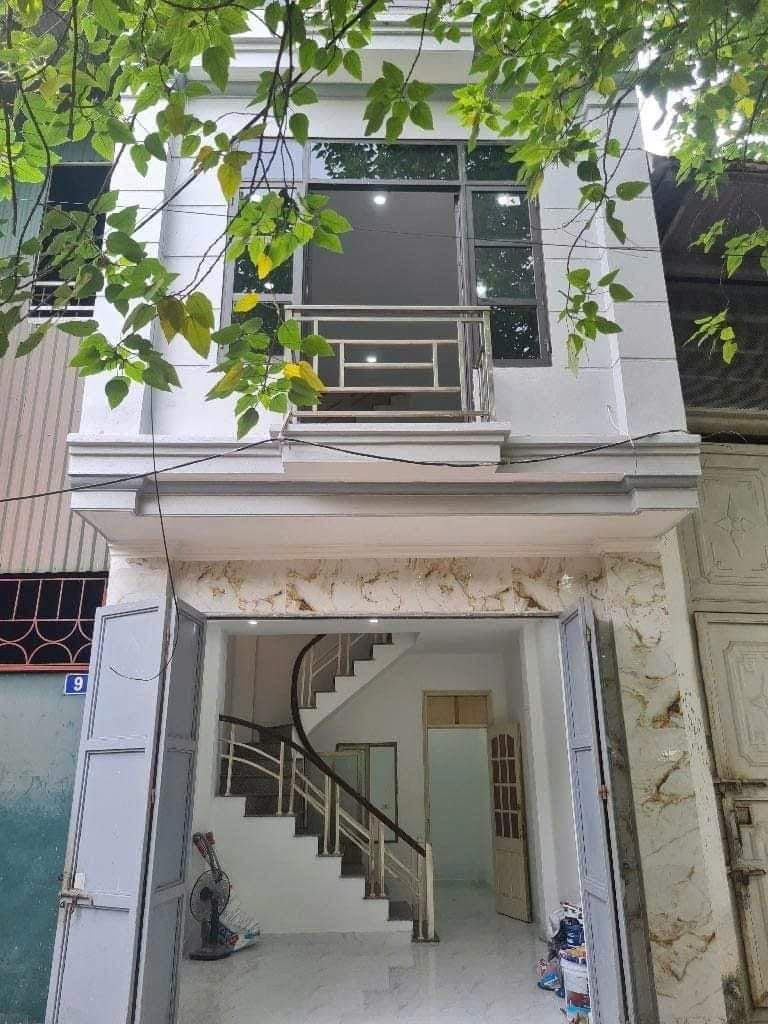 Bán nhà mặt ngõ Văn Cao, Ba Đình, đường trước nhà rộng 5m, 2 ô tô tránh nhau. Giá 18 tỷ 2