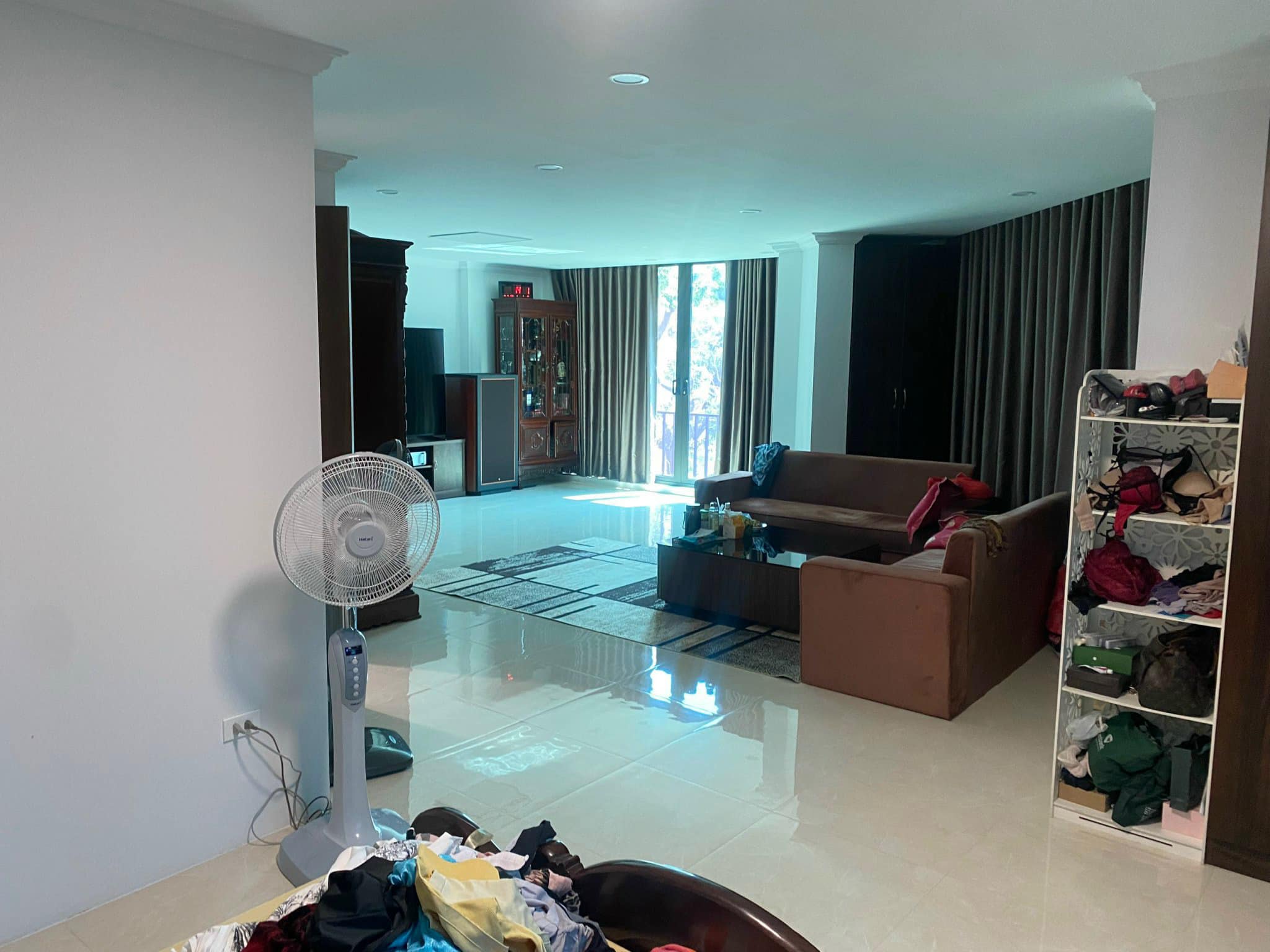 Siêu Phẩm Hàm Cá Mập Mặt Hồ Tây lô Góc 3 Mặt Phố 4 Tầng 340M2 330 Tỷ