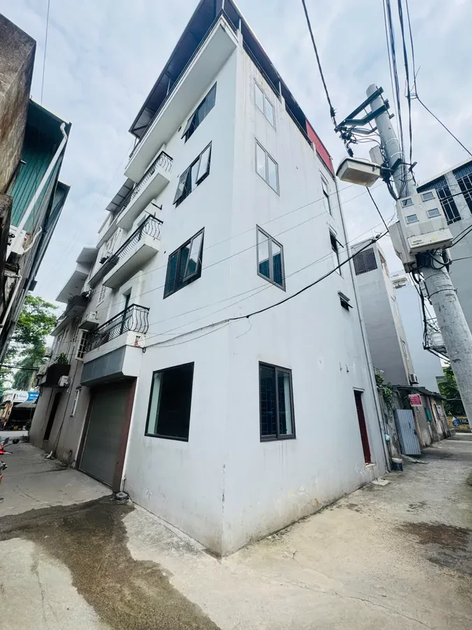 NHÀ ĐẸP LÔ GÓC Ô TÔ CHẠY VÒNG QUANH Phố Thanh Am 62 M2 X 5 Tầng 12.2 tỷ Long Biên Hà Nội. 2