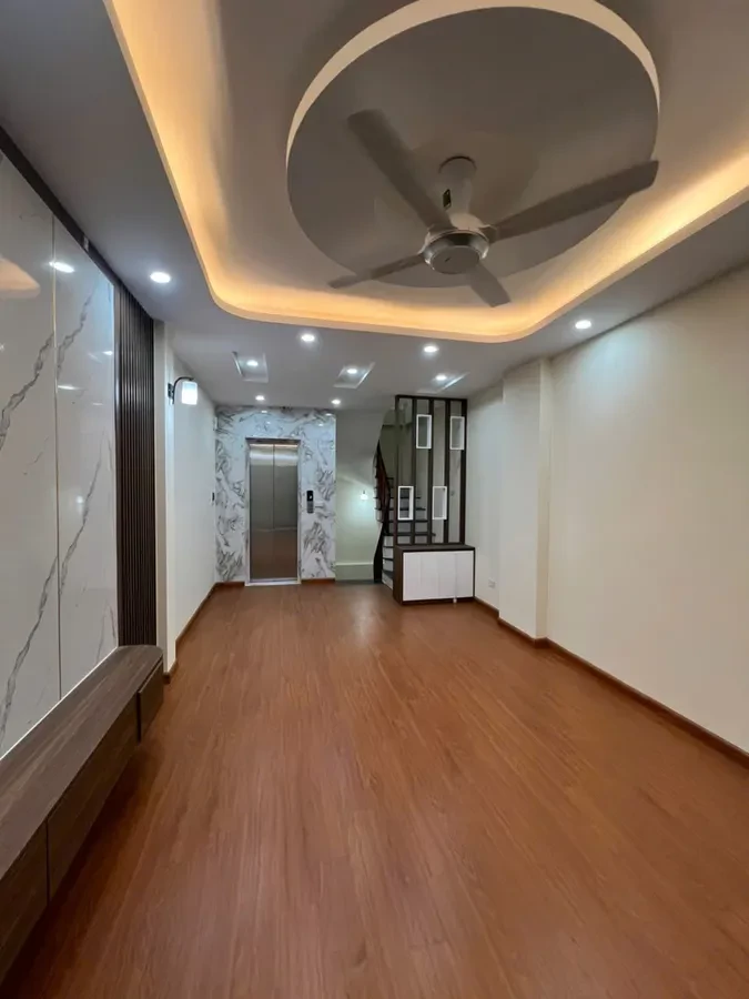 BÁN NHÀ MỚI-ĐẸP Ở LUÔN Phố Thạch Bàn -Long Biên 38m2 X 6 tầng 8 tỷ. 3