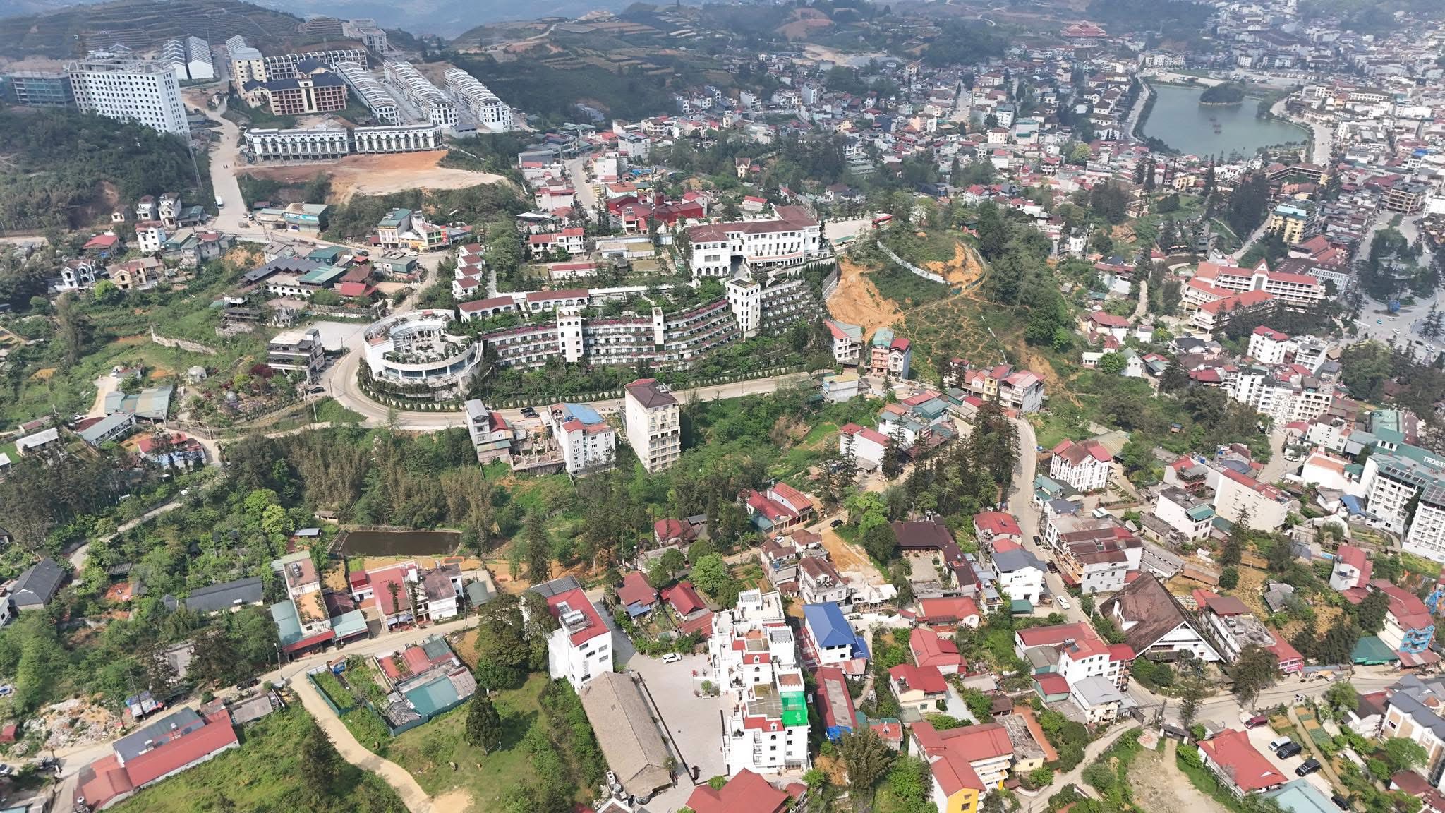 Bán liền kề tại trung tâm TX Sa Pa, cách Sun Palaza 900m sổ đỏ lâu dài giá 5,75 tỷ (cả đất + nhà) 4