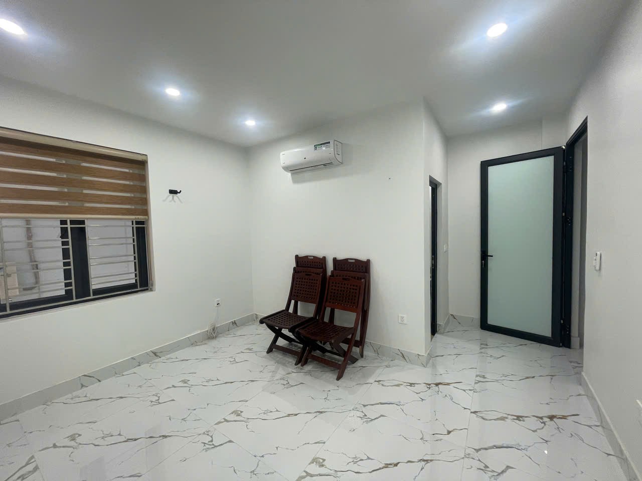 Bán liền kề Tân Tây Đô, Đan Phượng. Nhà 5 tầng 95m2 đường đôi 39m có vỉa hè. Sổ đỏ lâu dài 5