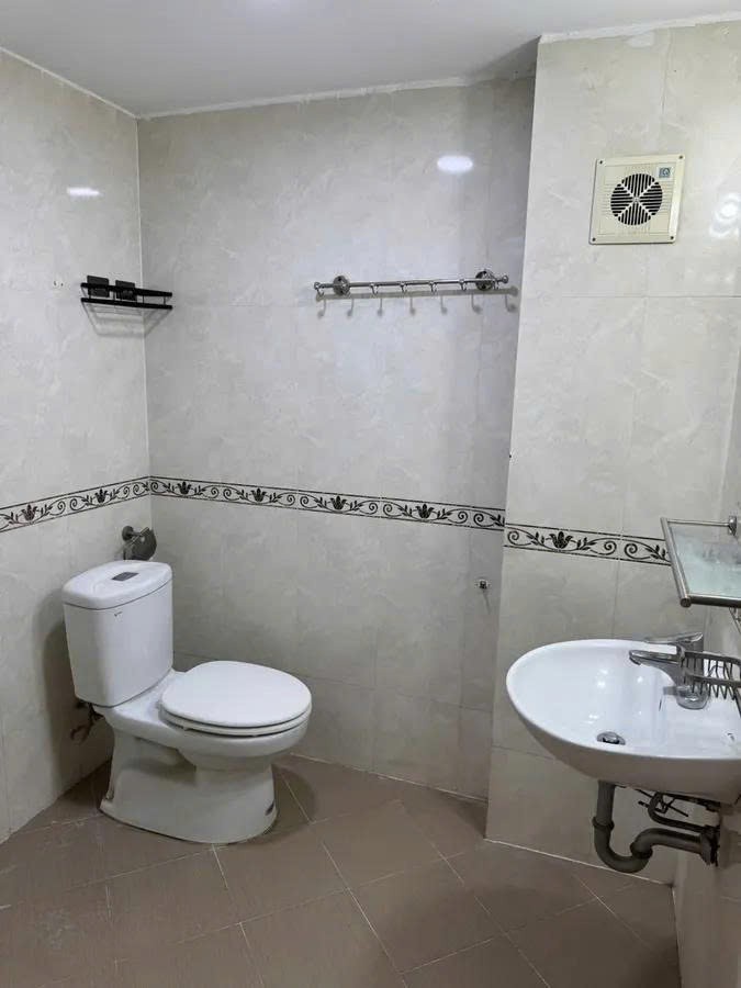 Hiếm nhà đẹp 6 tầng mặt phố Lê Hồng Phong, 46m2, 2 mặt tiền 3m, vị trí đẹp, KD sầm uất, giá 18 tỷ 5