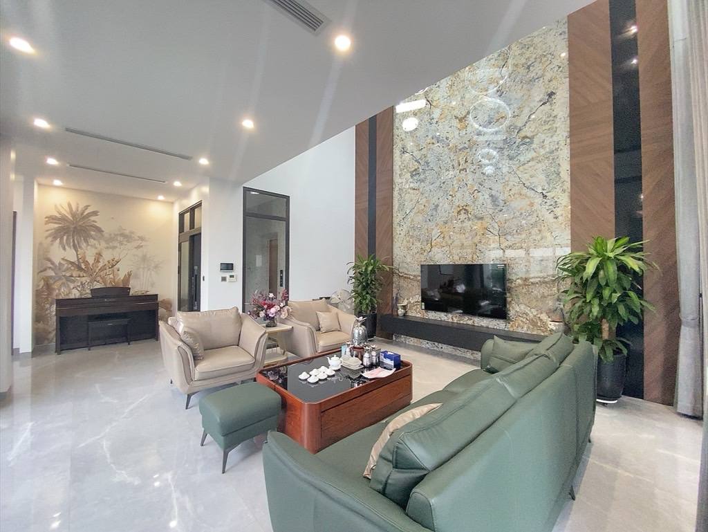 Bán nhà mặt ngõ Đội Cấn, Ba Đình, ngõ trước nhà 5m, 2 ô tô tránh, kinh doanh tốt. Giá 18 tỷ 2