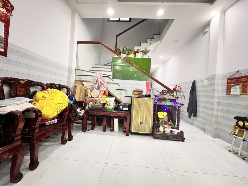 Bán nhà đường Số 11, Linh Xuân, TP HCM.  DT 75m2, 2 tầng, 3PN, SH. Giá 5.5 tỷ. 2
