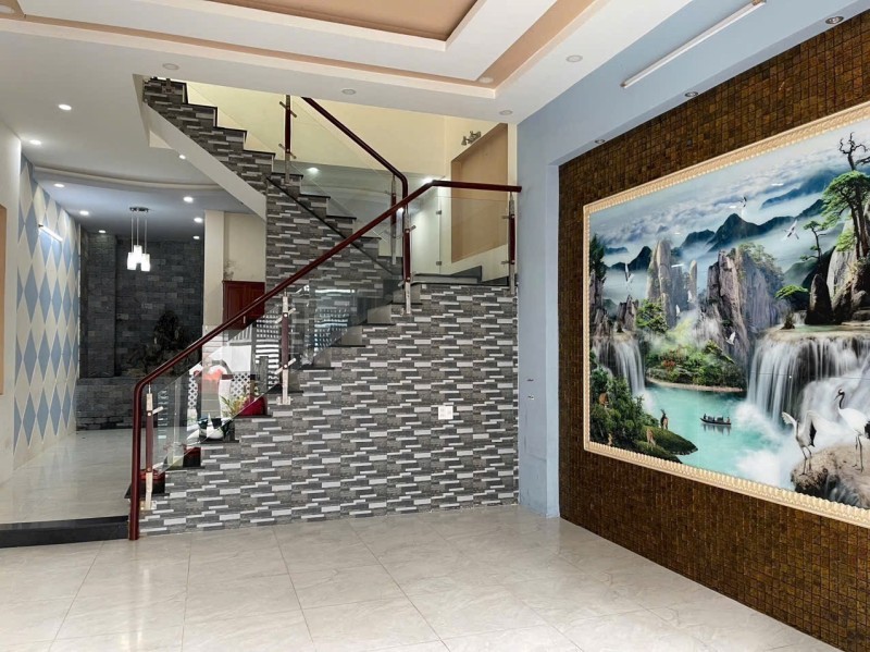 Bán nhà 3 tầng, 3PN,  đường Số 8, Linh Xuân, Thủ Đức, TP HCM. DT 60m2, Sổ hồng, giá 4.85  tỷ. 3
