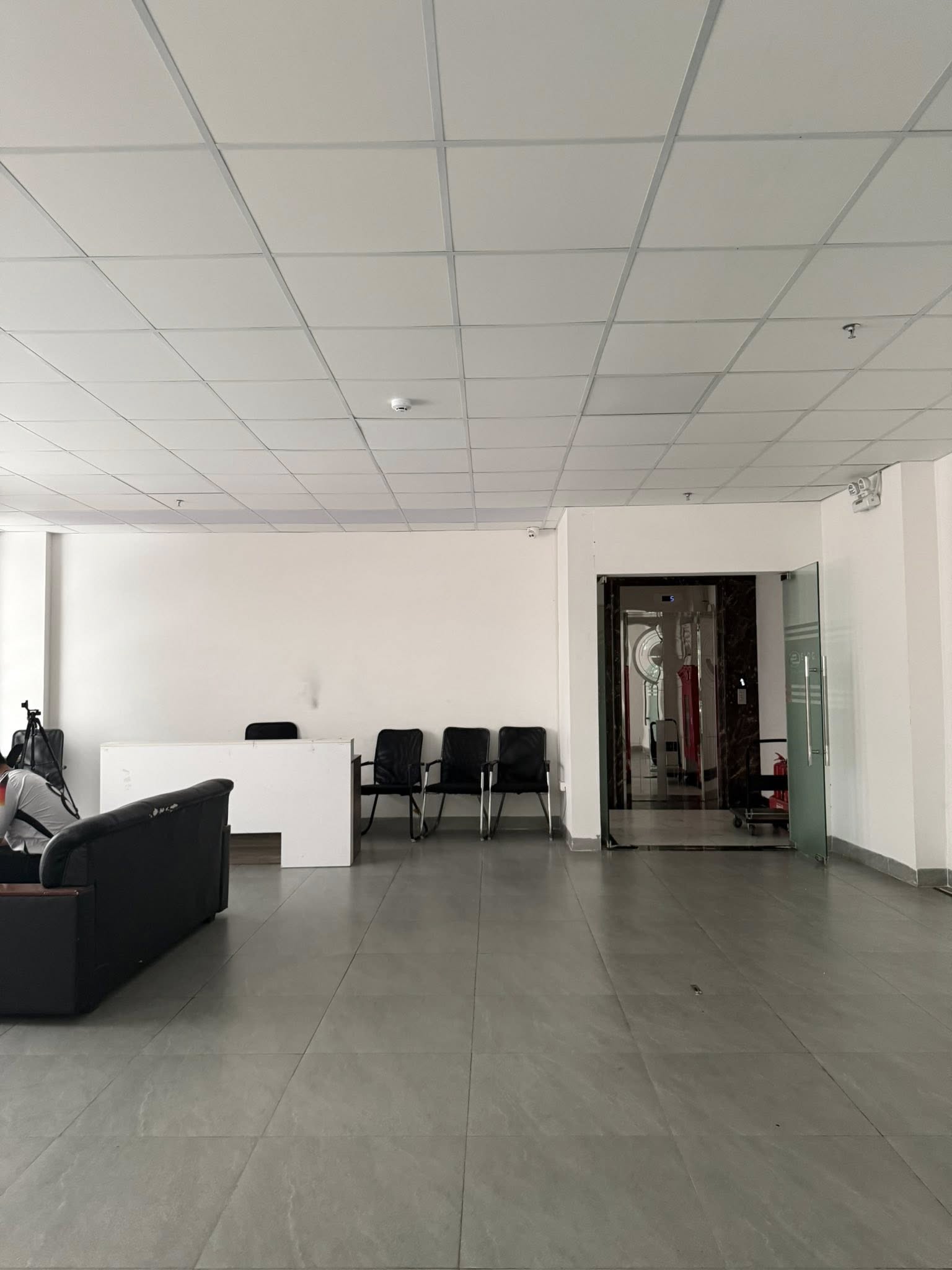 Gía Hợp Lý ! Mặt Phố Vọng 140M2 72 Tỷ 9 Tầng 1 Hầm Xây Mới rất đẹp Vỉa hè rộng 2