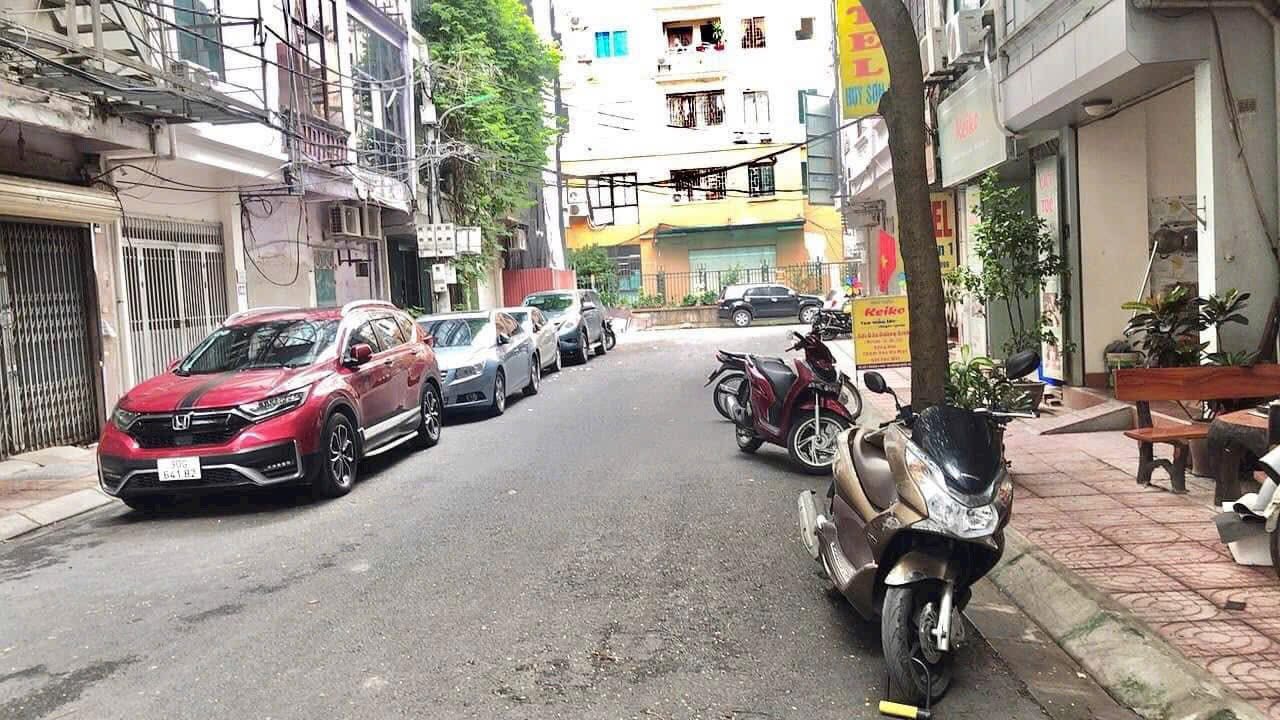 Bán nhà mặt ngõ Đội Cấn, Ba Đình, ngõ trước nhà 5m, 2 ô tô tránh, kinh doanh tốt. Giá 18 tỷ