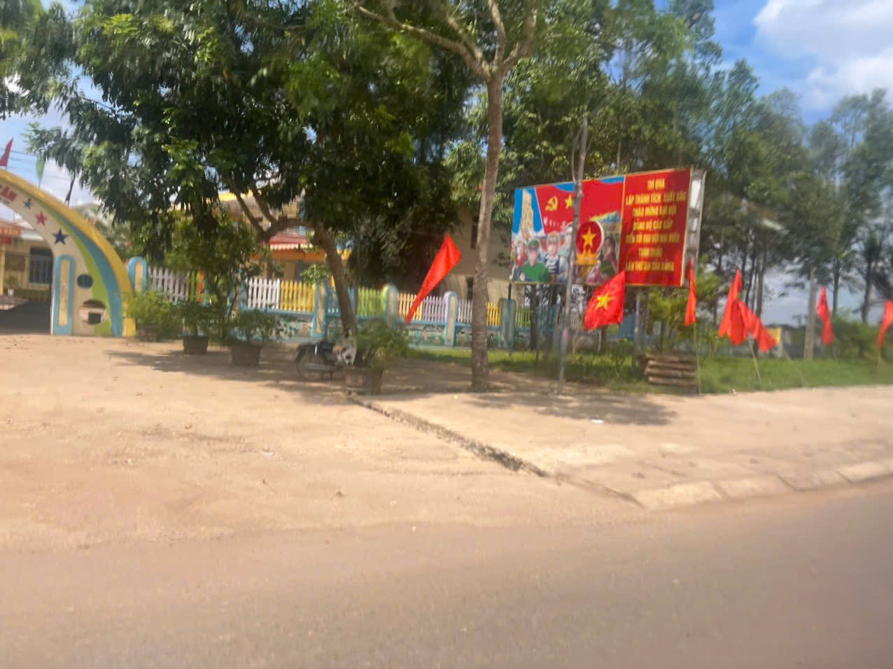 Bán đất  nền ven KCN 240m giá 200tr tại Thạch Thành , có xe đưa đón đi xem miễn phí