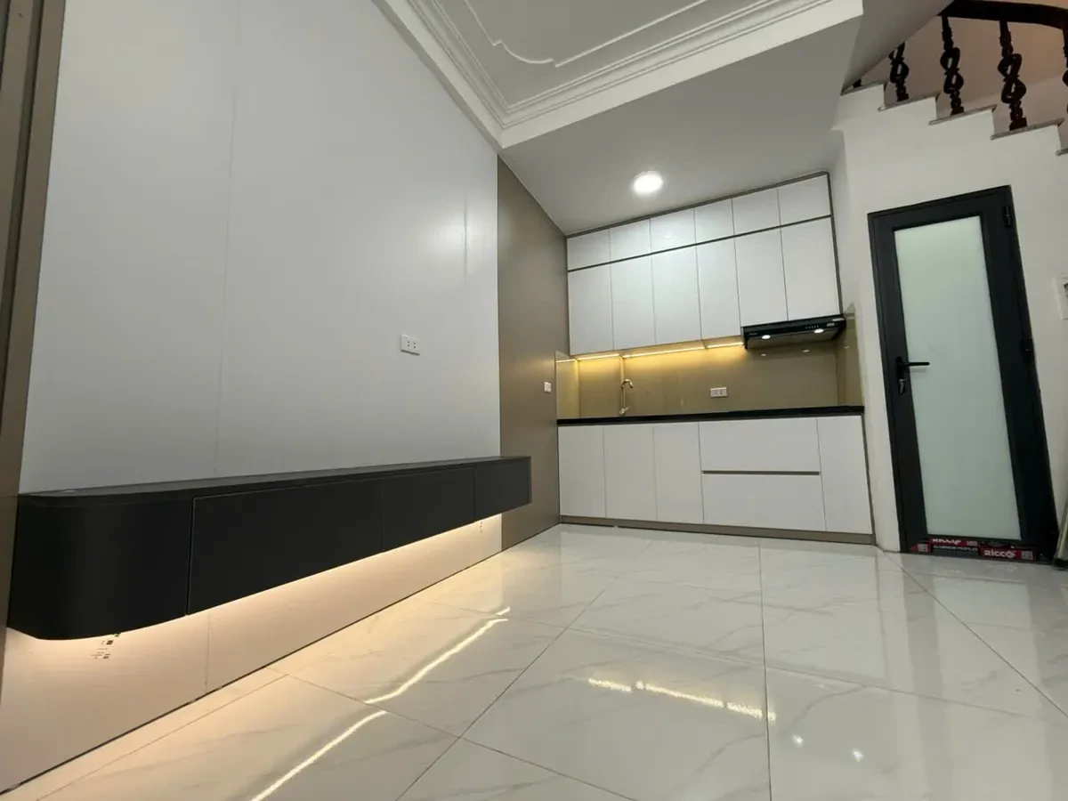 Bán Nhà Kim Ngưu 19m2. 5 tầng. mặt tiền 4m. giá 5.2 Tỷ Hai Bà Trưng Hà 2