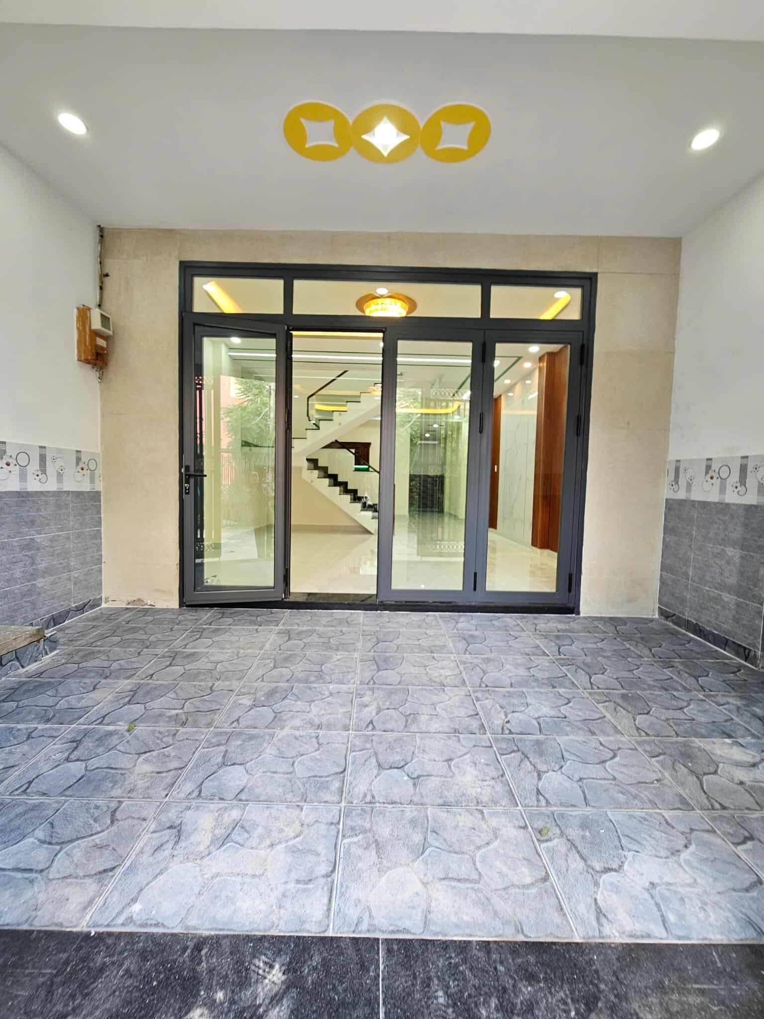 SIÊU PHẨM NHÀ  2 TẦNG BTCT ĐẸP LUNG LINH 88M2 NGANG 5M. MẶT TIỀN ĐƯỜNG XUÂN THỚI 16 GẦN GIÁO XỨ