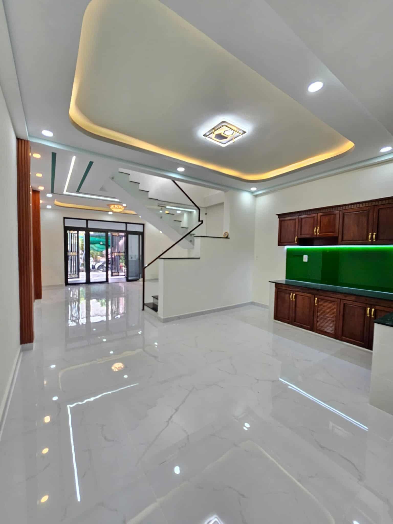 SIÊU PHẨM NHÀ  2 TẦNG BTCT ĐẸP LUNG LINH 88M2 NGANG 5M. MẶT TIỀN ĐƯỜNG XUÂN THỚI 16 GẦN GIÁO XỨ 3