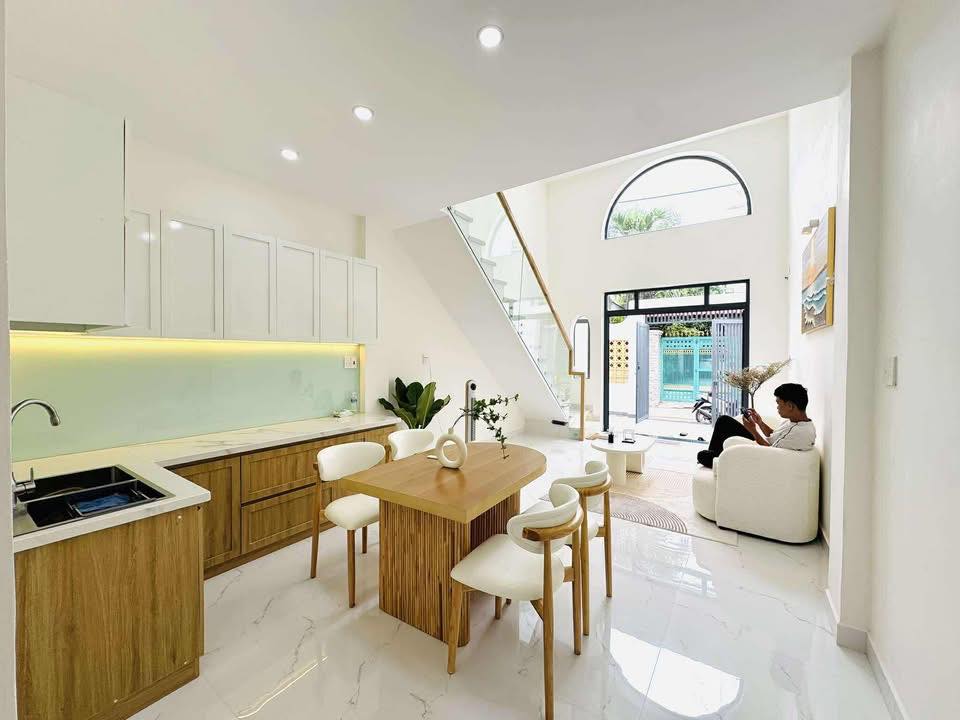 NHÀ 2 TẦNG ĐÚC MỚI TINH 64M2, HXH THÔNG. GẦN TRƯỜNG VÕ TRƯỜNG TOẢN ĐƯỜNG HT45, TÂN THỚI HIỆP. QUẬN 2