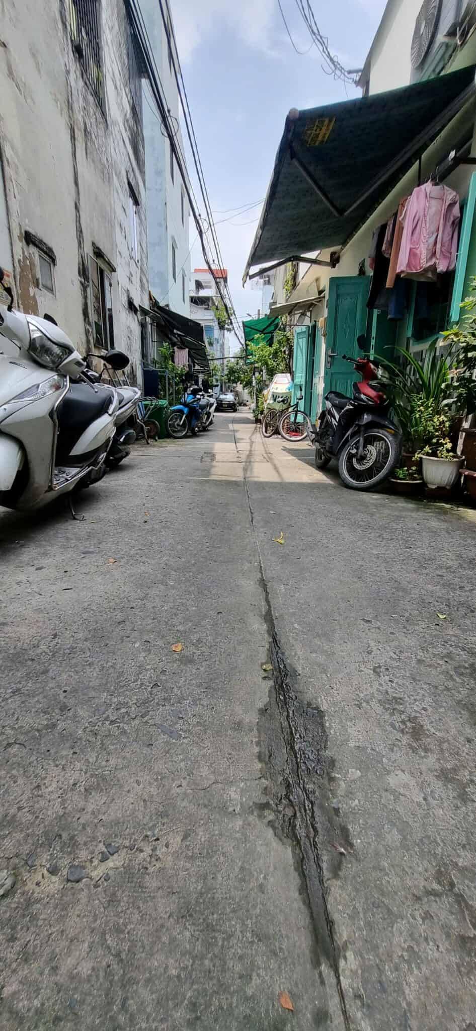NHÀ NGAY BỐN XÃ GIÁP TÂN PHÚ 43M2 (3.7X12) 2 TẦNG CÒN Ở TỐT, HXH ĐỖ CỬA. BTĐ, BÌNH TÂN. 5