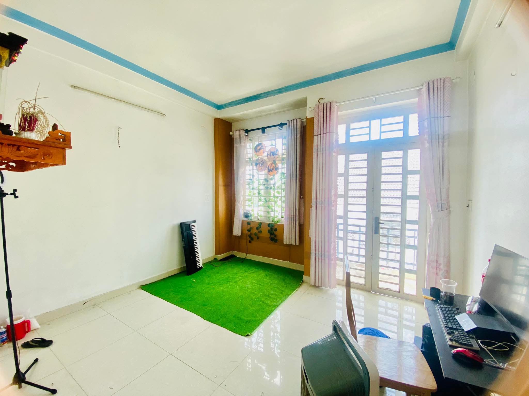 NHÀ 3 TẦNG 64M2 KHU VIP, HẺM OTO TRÁNH THÔNG. ĐỦ TIỆN ÍCH, NHÀ ĐẸP Ở NGAY. LÂM THỊ HỐ, TÂN CHÁNH 4