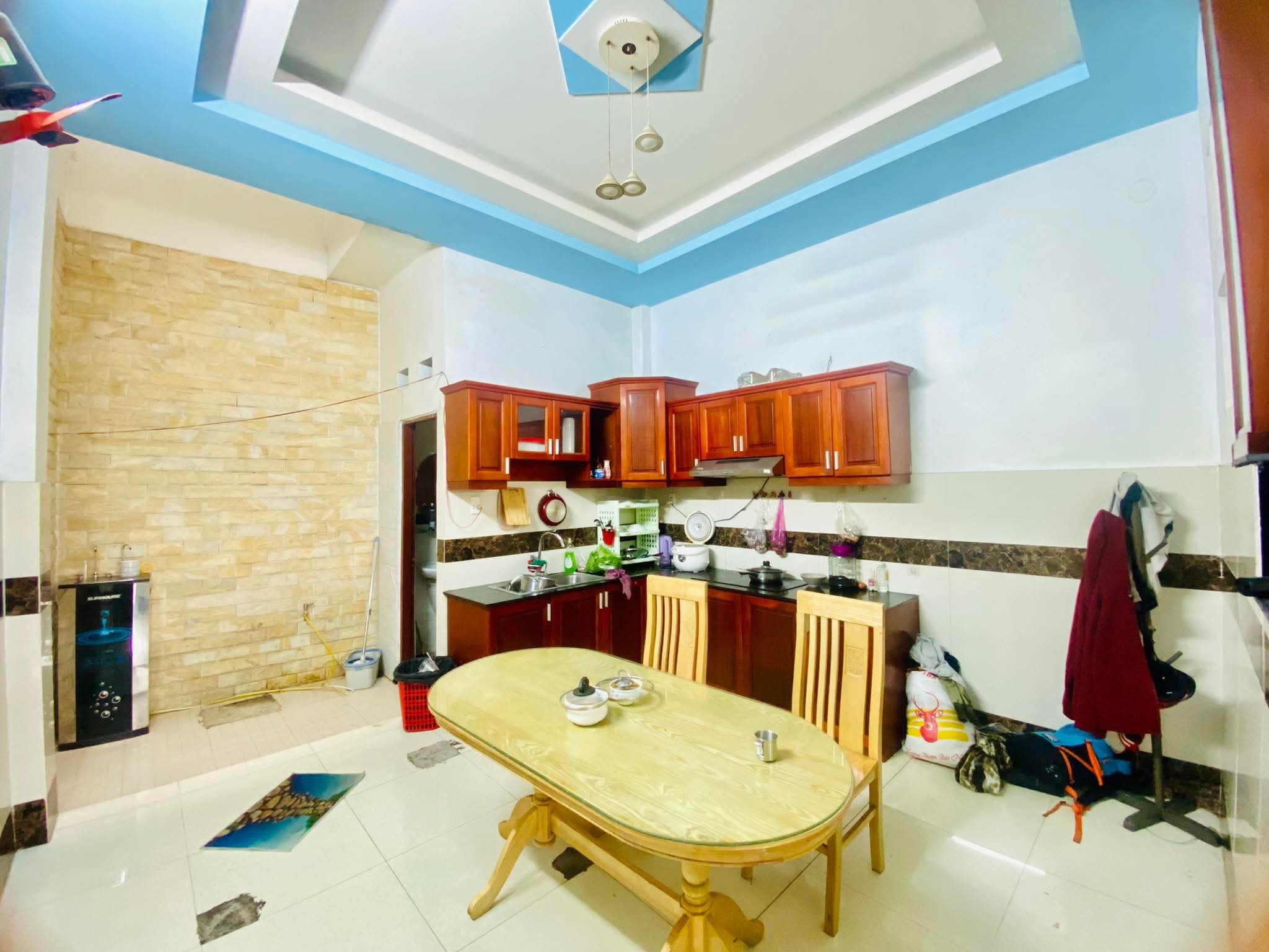 NHÀ 3 TẦNG 64M2 KHU VIP, HẺM OTO TRÁNH THÔNG. ĐỦ TIỆN ÍCH, NHÀ ĐẸP Ở NGAY. LÂM THỊ HỐ, TÂN CHÁNH 3