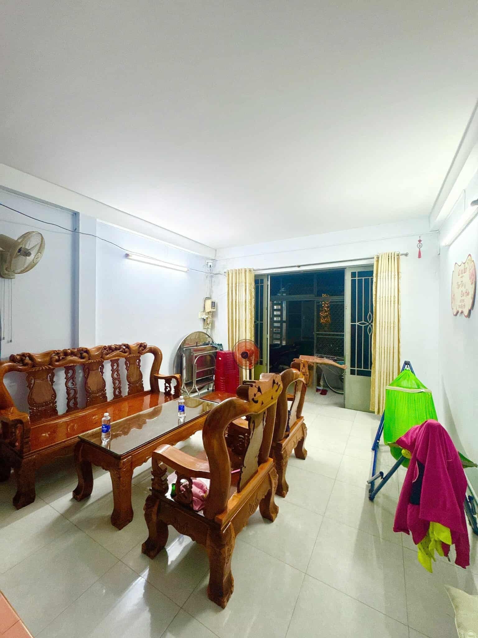 NHÀ 2 TẦNG 41M2(4X10M), GẦN CHỢ LÊ VĂN QUỚI HXH 5M ĐỖ CỬA. BTĐ, BÌNH TÂN. GIÁ RẺ CHỈ 4,35 Tỷ TL. 3