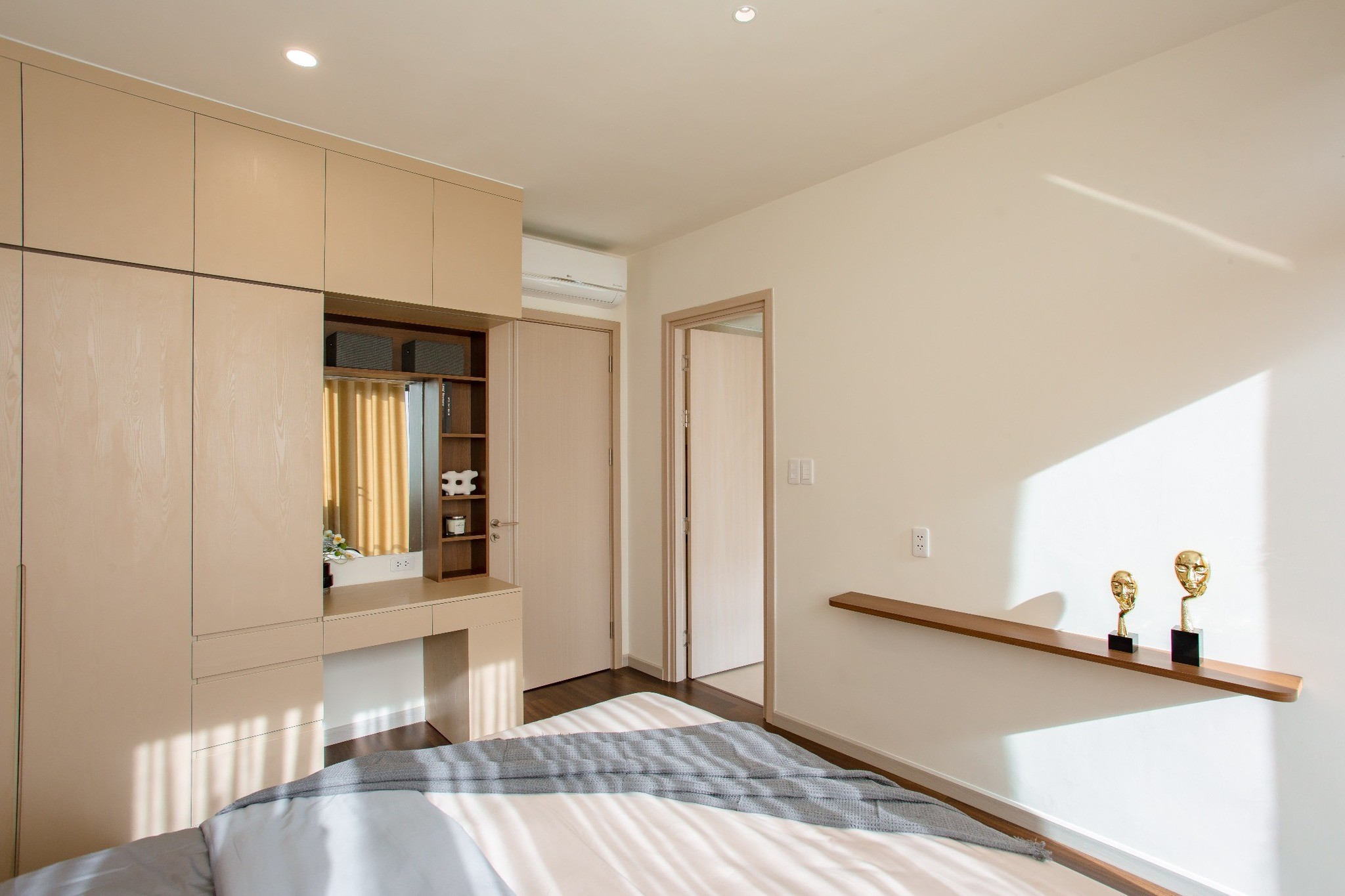 Cần bán Nhà mặt tiền đường 826C 1 trệt 2 lầu cách Phú Mỹ Hưng 18 phút chỉ 1 tỷ 3 nhận nhà giá rẻ