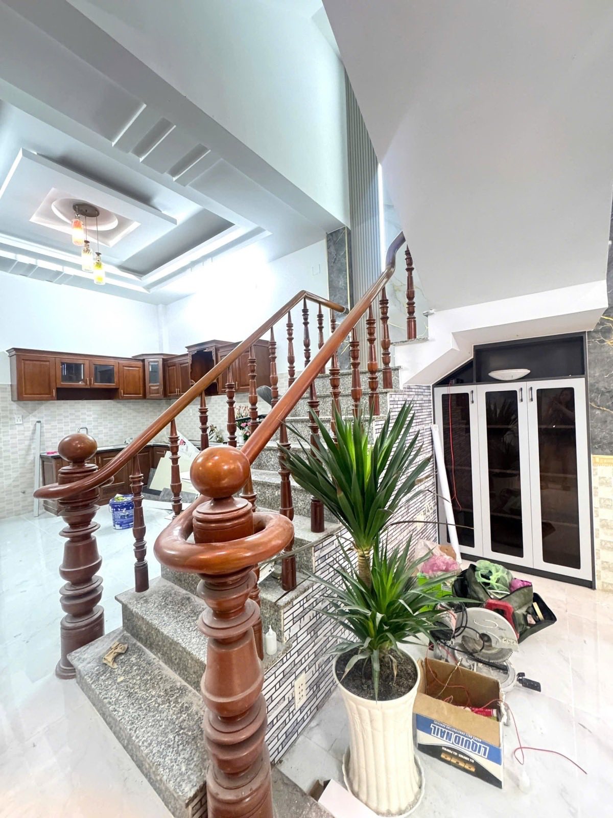NHÀ 3 TẦNG TẶNG FULL NT, ĐƯỜNG LÂM THỊ HỐ SÁT BÊN SIÊU THỊ CHỢ HẠT ĐIỀU. SÁT VÁCH  HIỆP THÀNH CITY 3