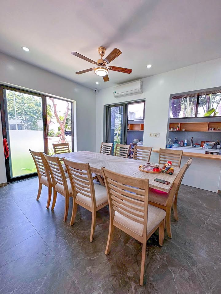 Cần bán Biệt thự Phường Bãi Cháy, Hạ Long, Diện tích 98m², Giá 13.2 Tỷ 2