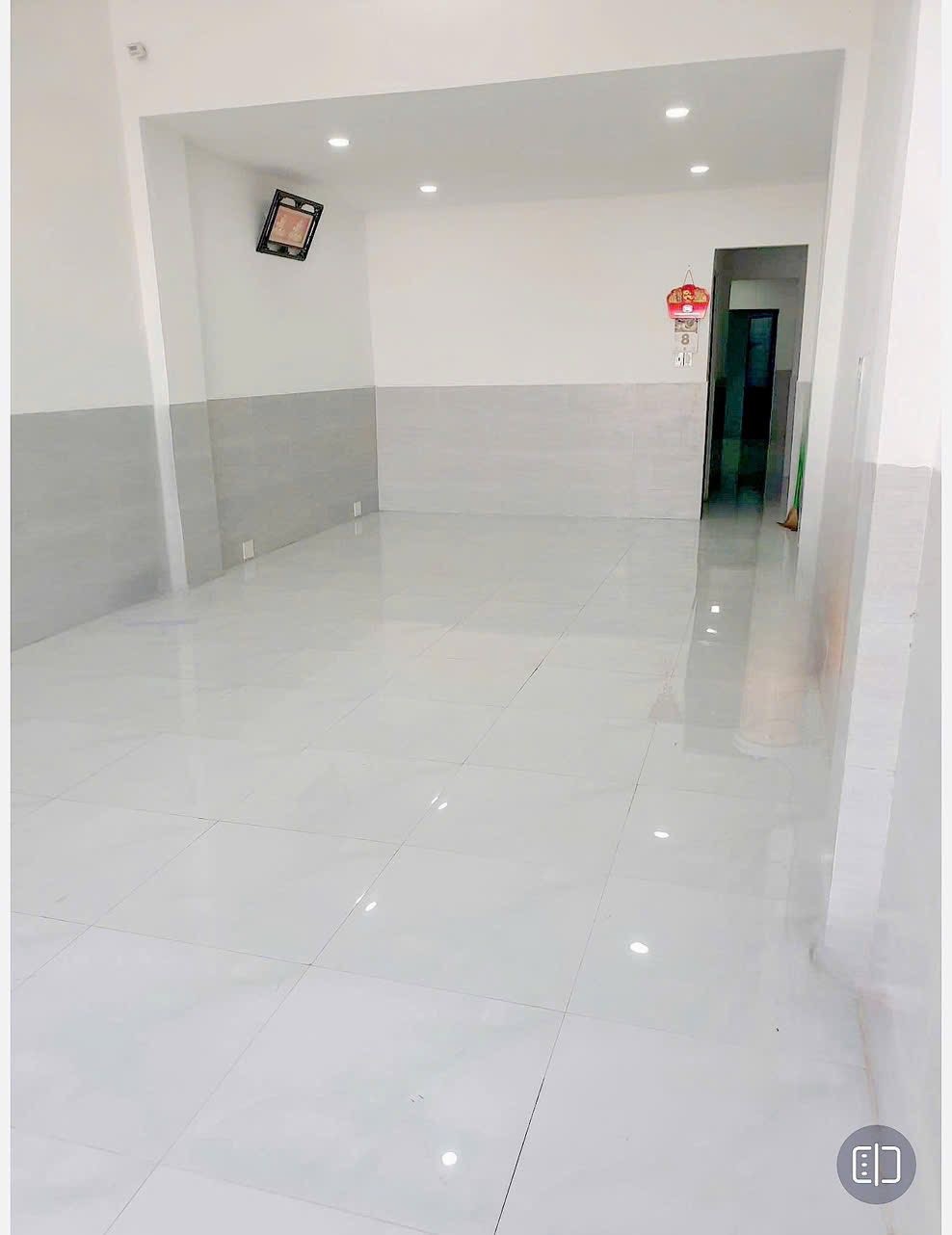 BÁN NHÀ 2 TẦNG KINH DOANH MẶT TIỀN ĐƯỜNG NGUYỄN TẤT THÀNH 2