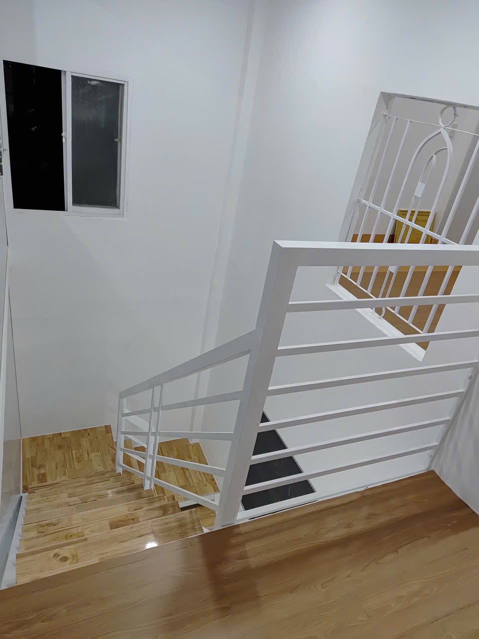 BÁN NHÀ CĂN GÓC 2 TẦNG HẺM PHƯỚC LONG GIÁ 2ty450 3
